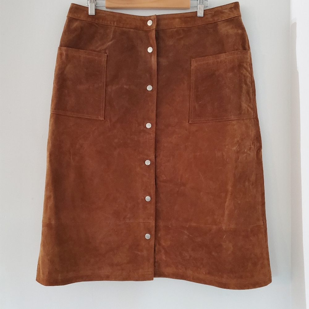 VINTAGE Brown Suede Leather Midi Skirt Snaps Top To Bottom 2 Patch Pockets Boho